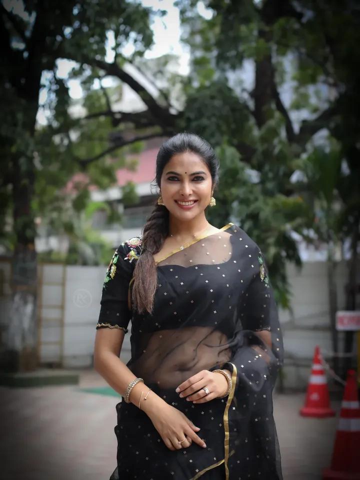 Divi Vadthya Radiates Beauty In Saree Glam