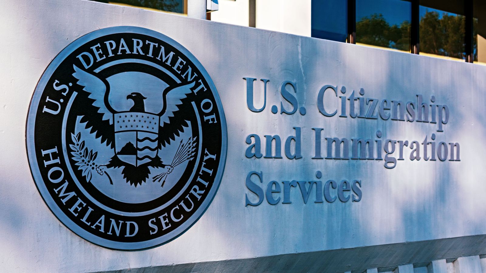 Green card holder faces SSA DHS confusion over SSN