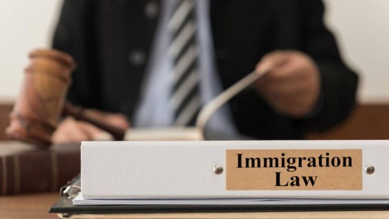 Green card lawyer mistakes put applicant at risk