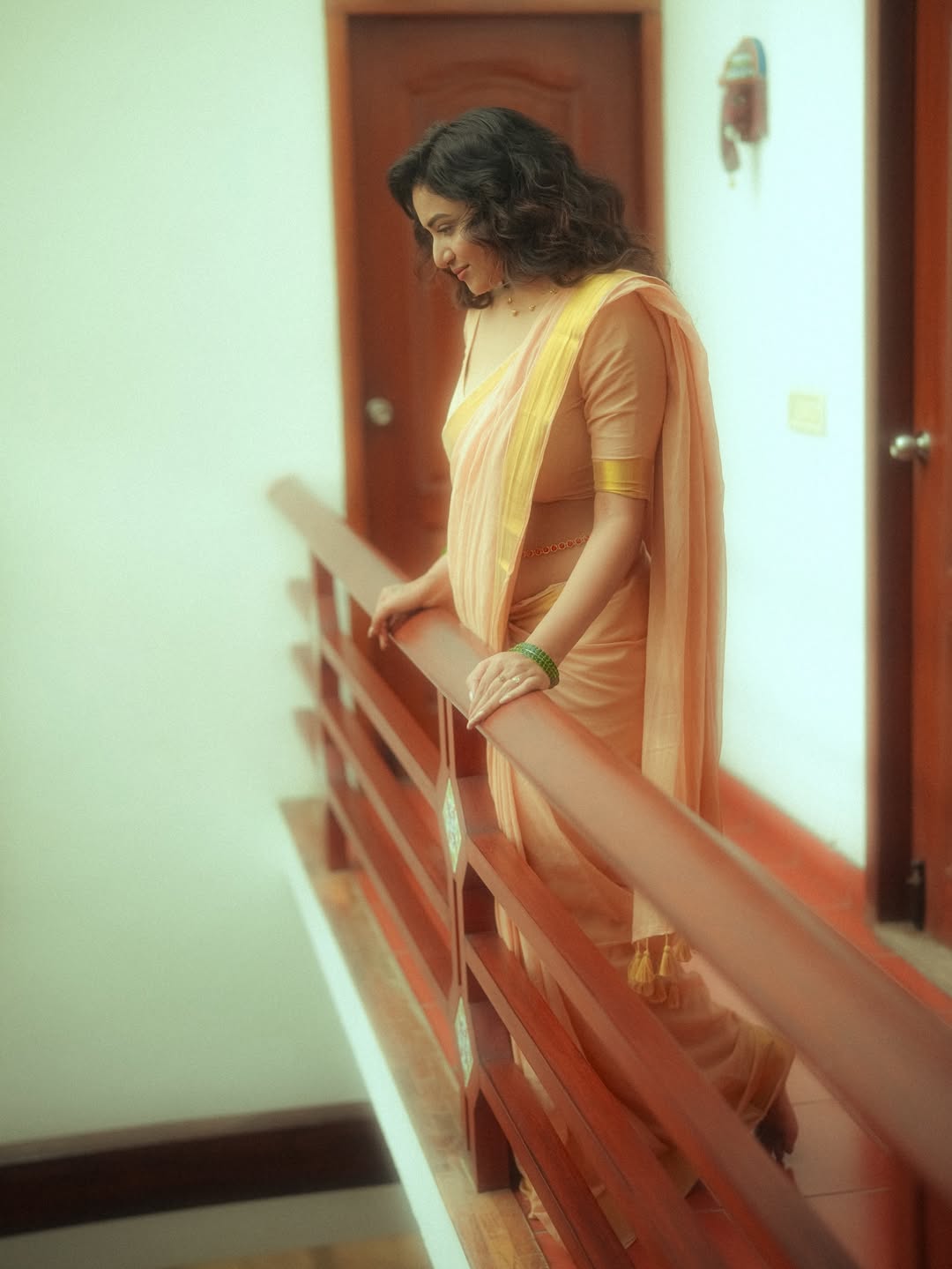 Janani Ashok Kumar Radiates Soft Elegance