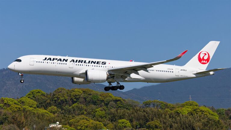 Japan Airlines suspends drunk pilots