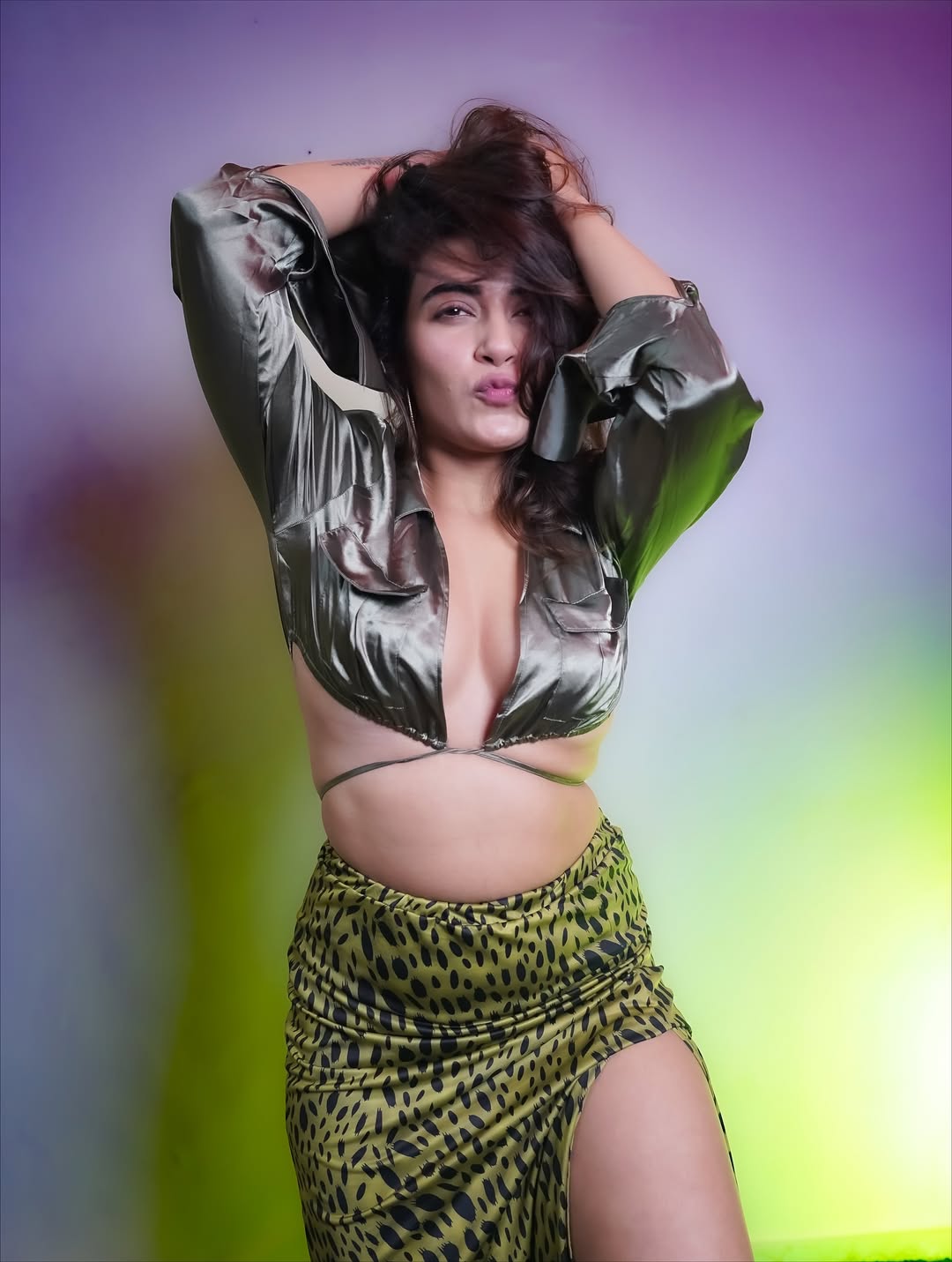 Jinal Joshi Playful Expression In Hot Pose
