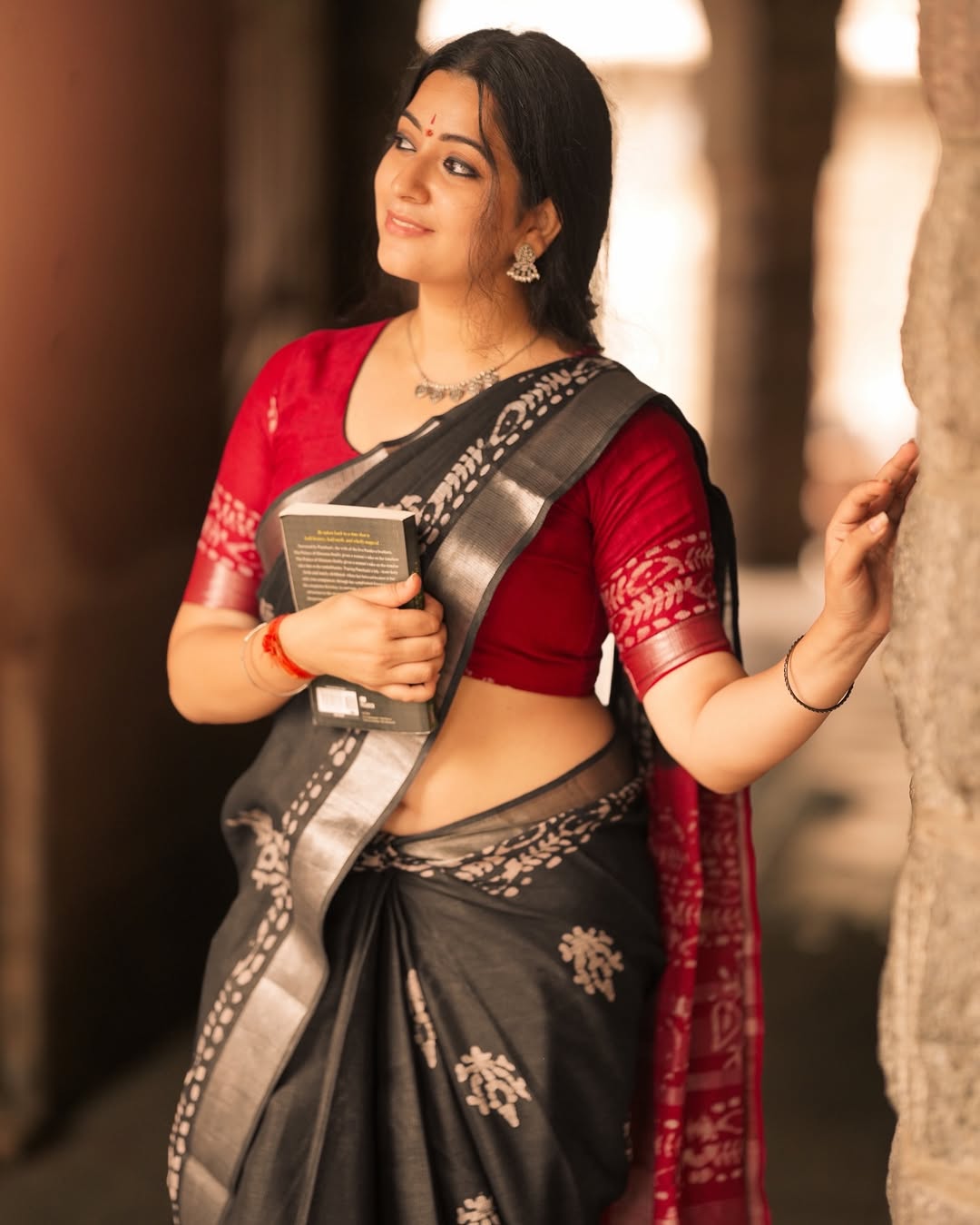 Kanduri Sudha In Black And Red Saree Look