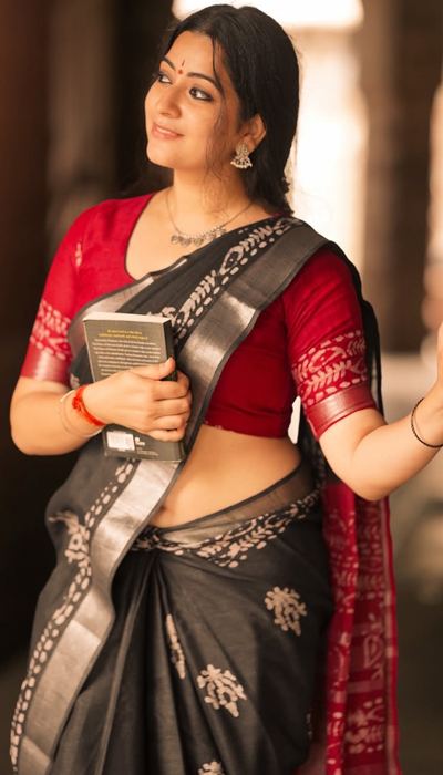Kanduri Sudha In Black And Red Saree Look