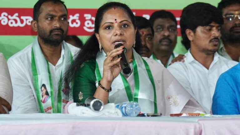 Kavitha announces Telangana padayatra