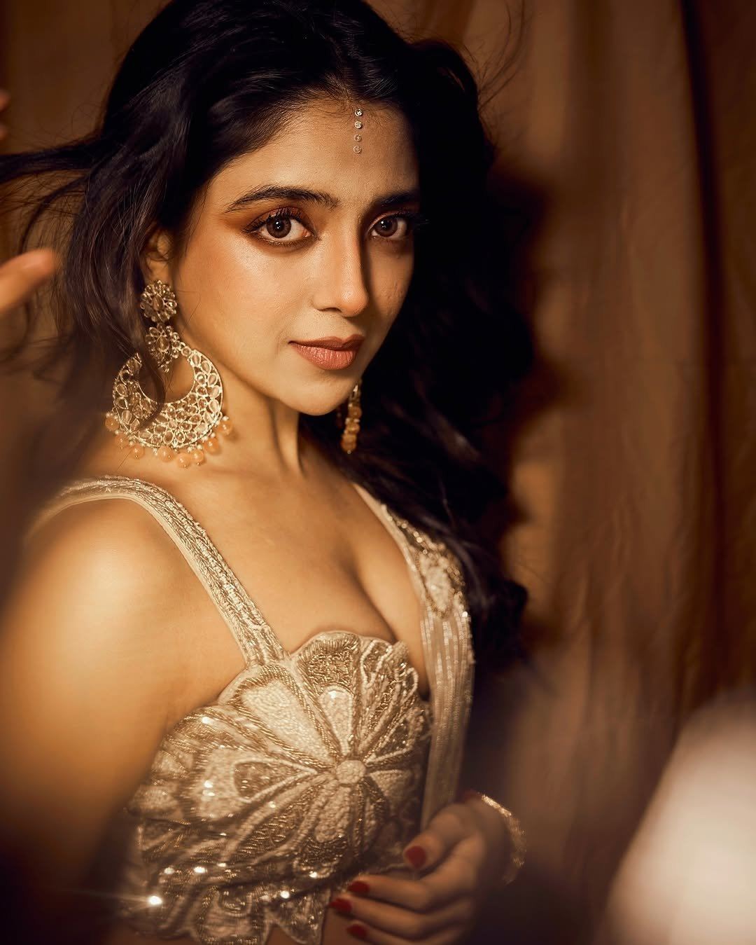 Khushi Dubey Confident Ethnic Pose