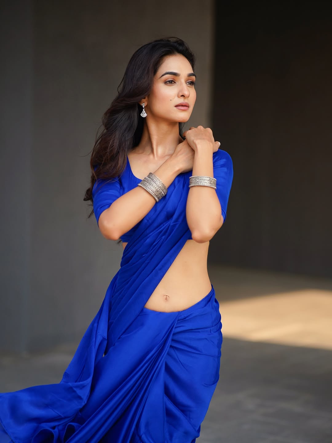 Kriitika Siingh Strikes Hot Poses In Saree Photos