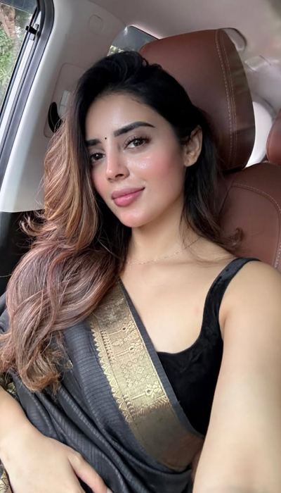 Kushitha Kallapu Chic Vibe In Black Saree