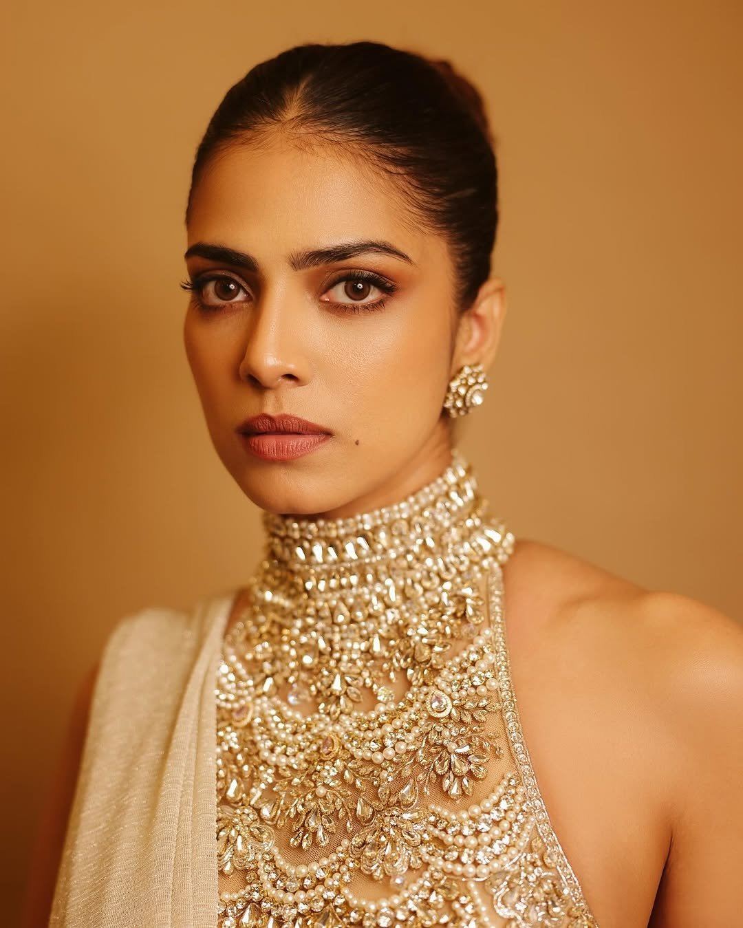 Malavika Mohanan’s Royal Ethnic Glam Close-Up