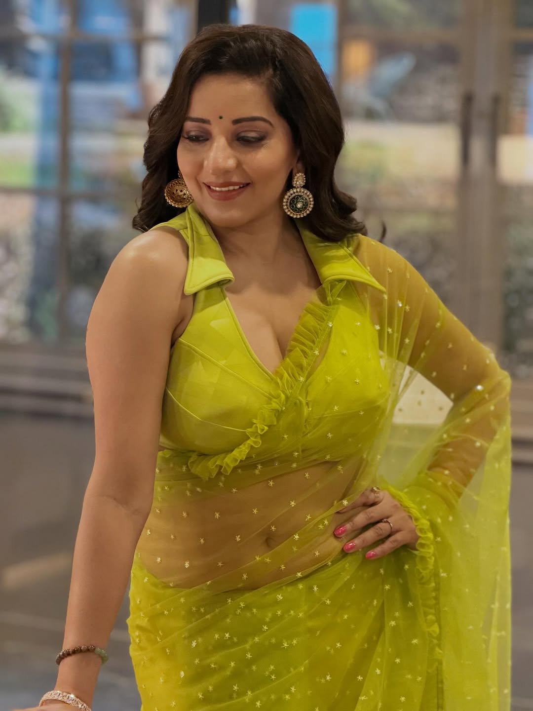 Monalisa Smiling In Stylish Neon Saree