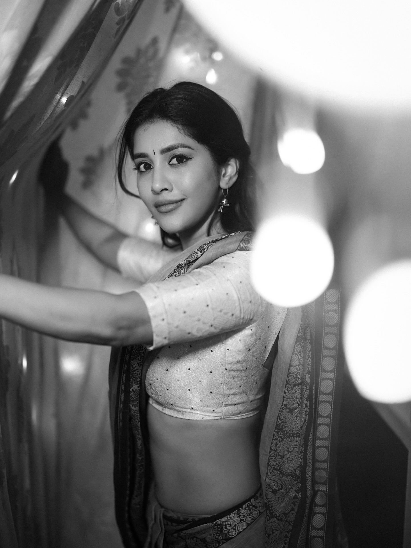 Nabha Natesh Flaunts Her Ethnic Glamour Look