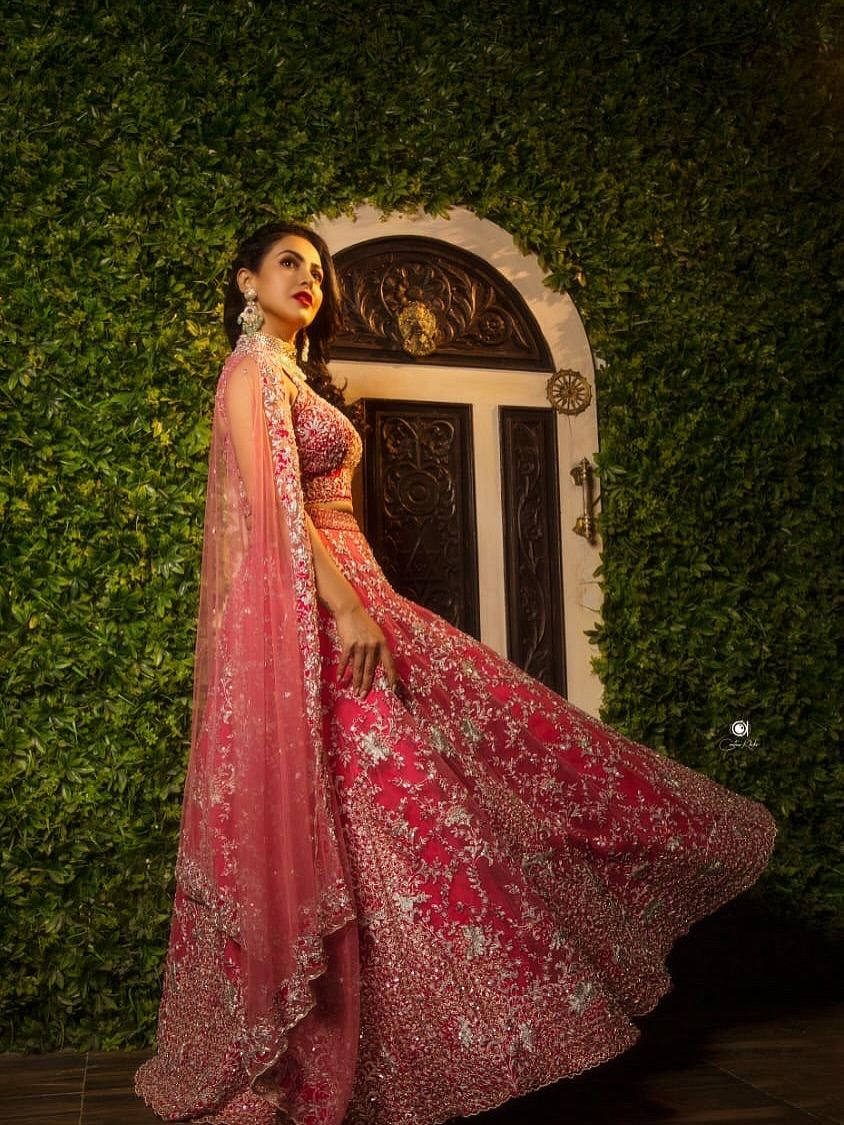 Nandini Rai’s Sparkling Pink Lehenga Redefines Hot Glamour