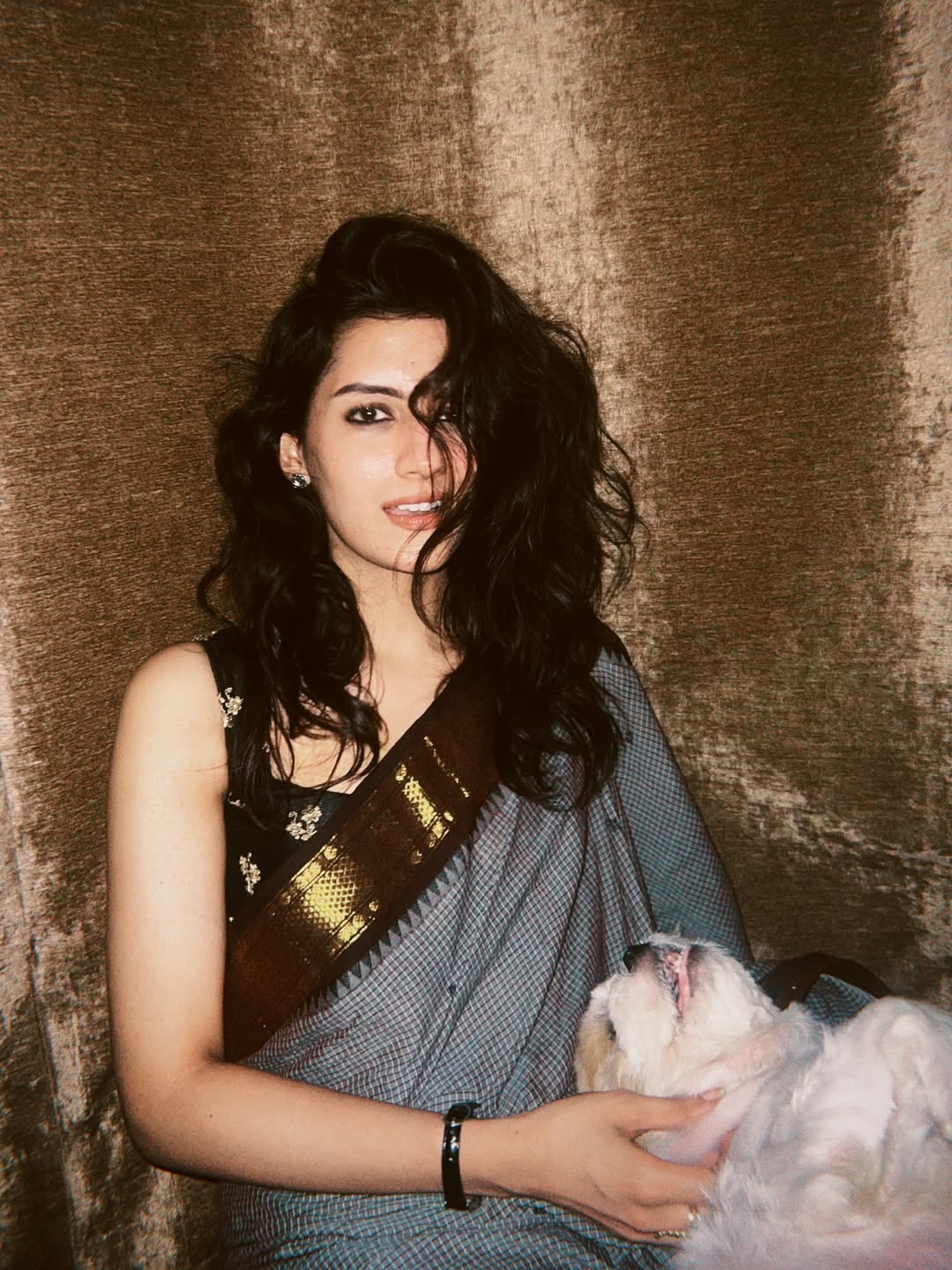 Nivaashiyni Krishnan Flaunts Natural Saree Style