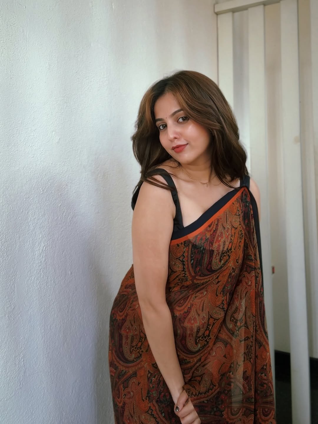 Hot Saree Avatar Of Niveditha Gowda