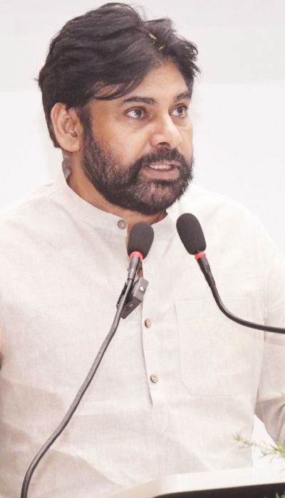 Pawan Kalyan’s Calm Focus During Presentation