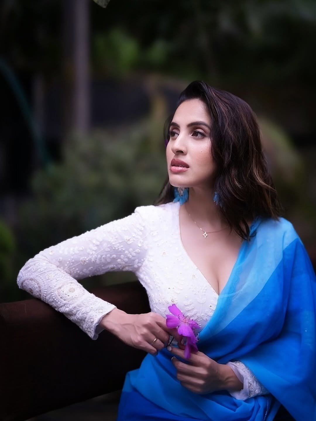 Priyanka Kholgade Dreamy Outdoor Photoshoot