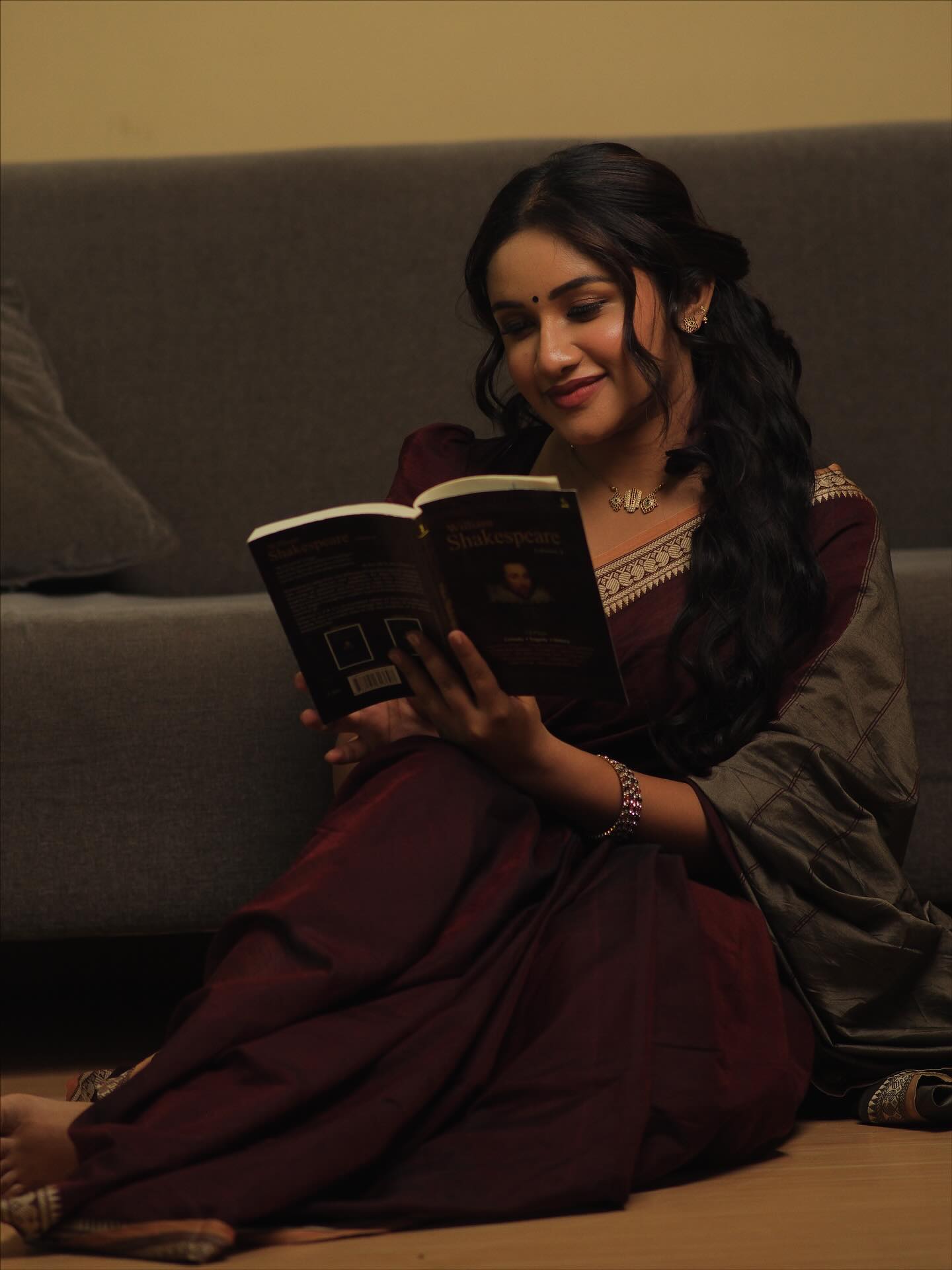 Raveena Daha’s Graceful Saree Moment