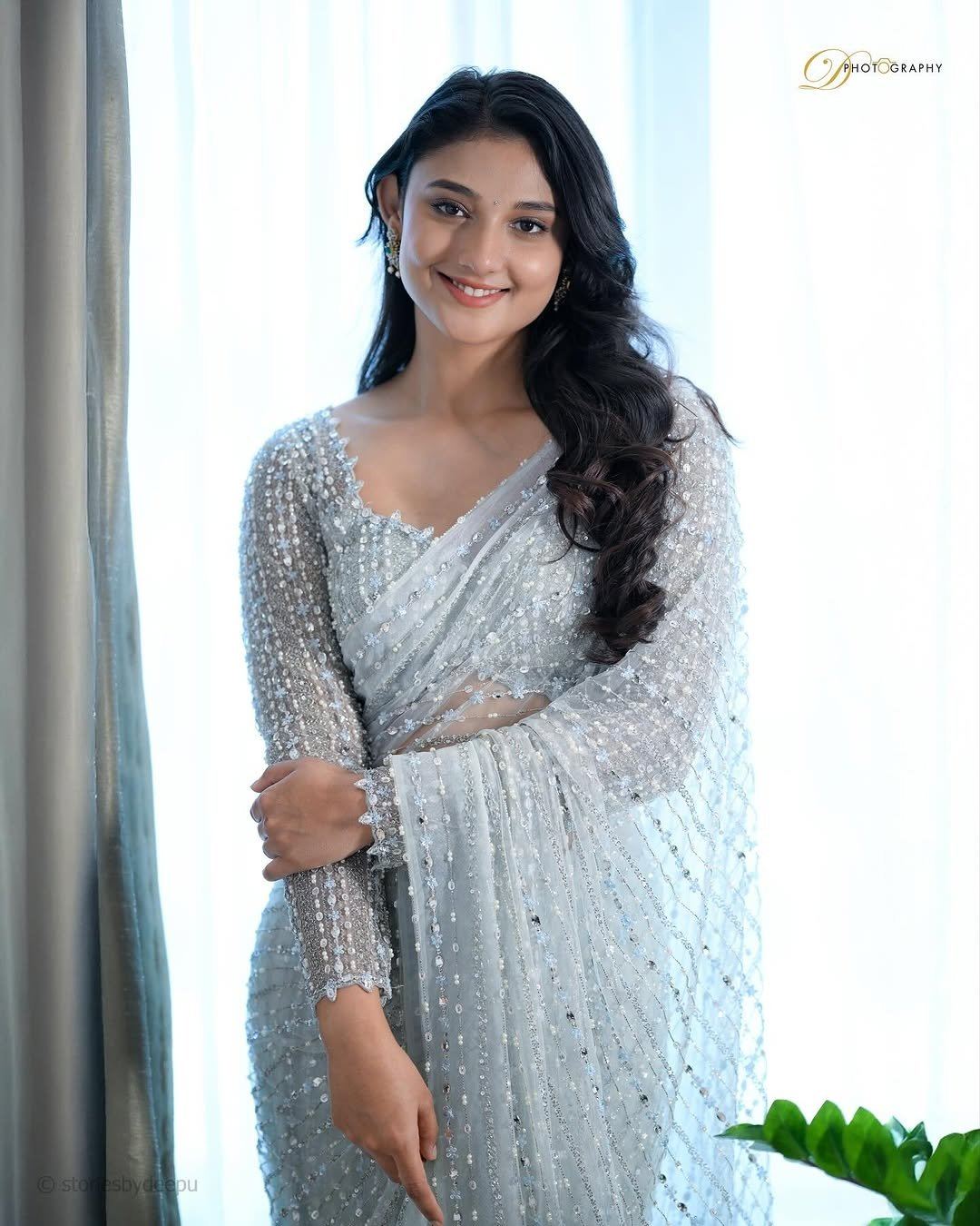 Rithika Nayak Classic Beauty In Saree