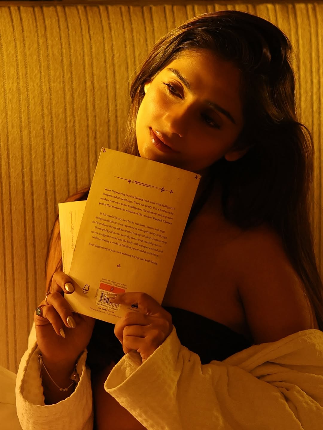 Rose Sardana With Soft Glow And Sultry Look