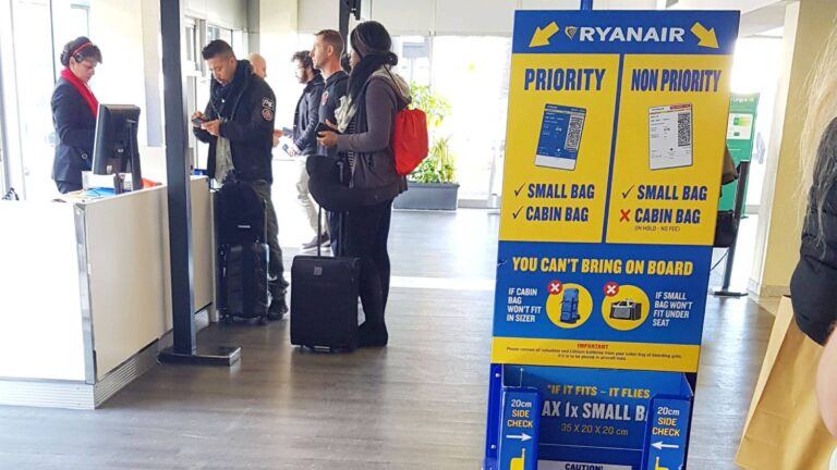 Ryanair passenger luggage complaint