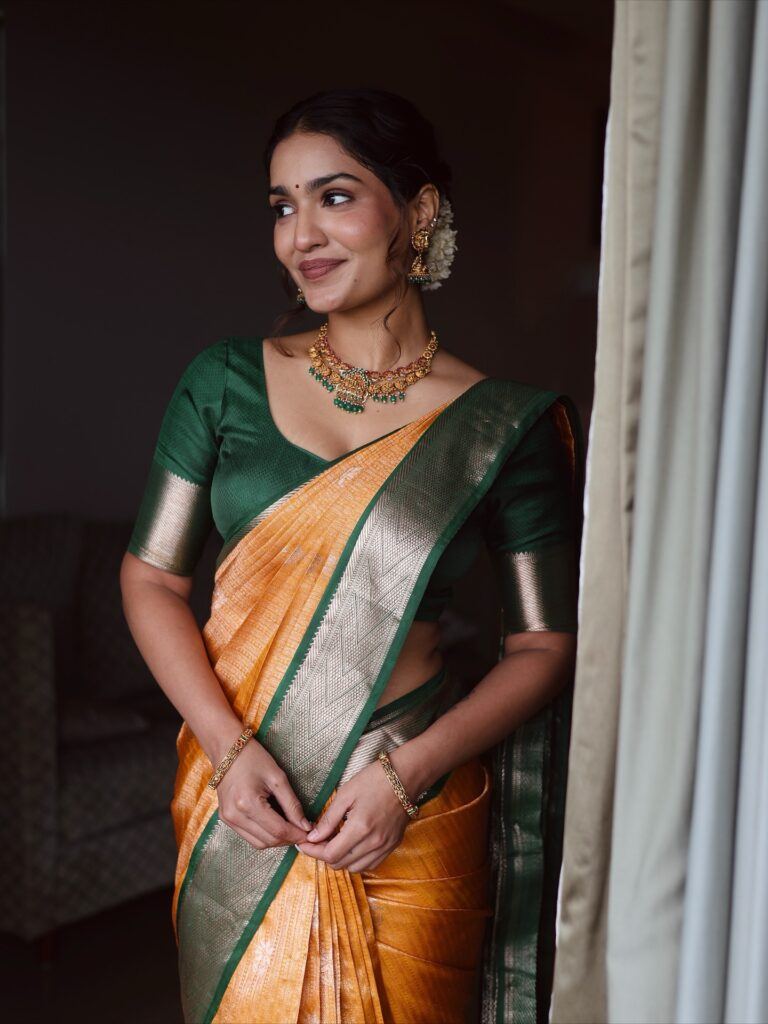 Saniya Iyappan Shines In Green And Gold Saree
