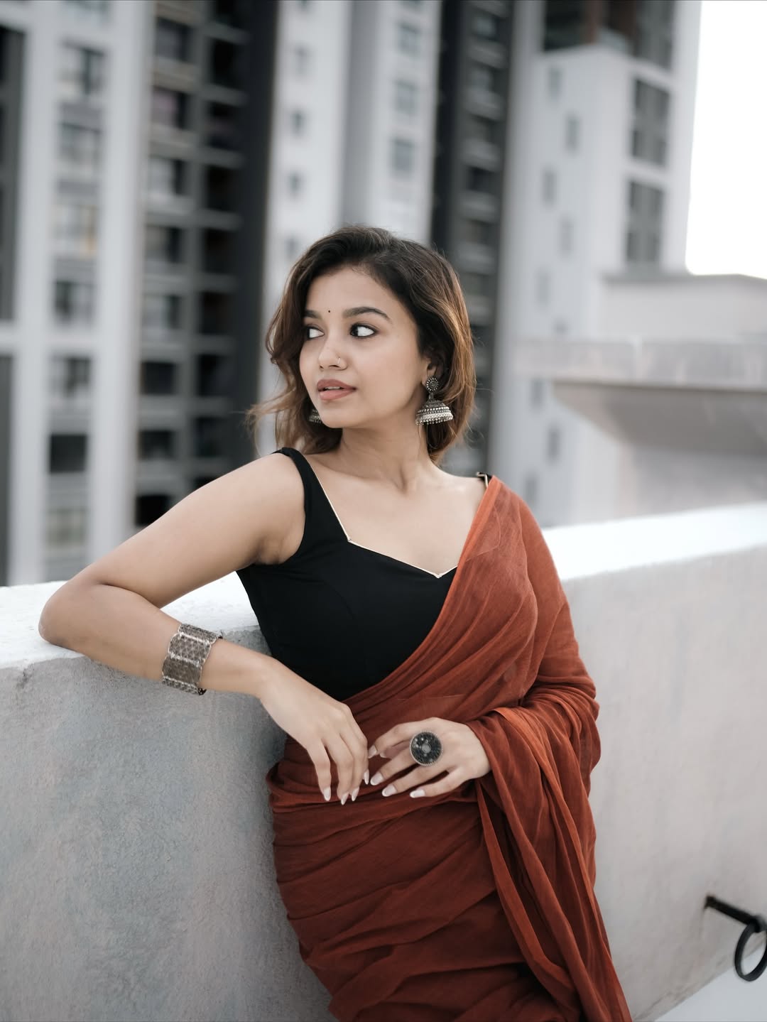 Sanjana Tiwari’s Calm Elegant Saree Pose