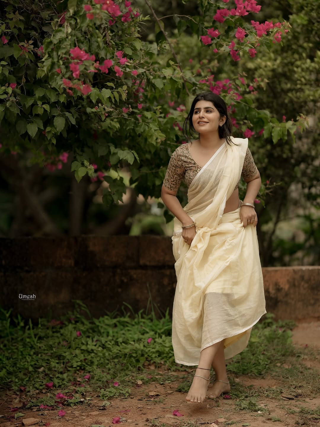 Graceful Sharanya In Floral Blouse And Drape