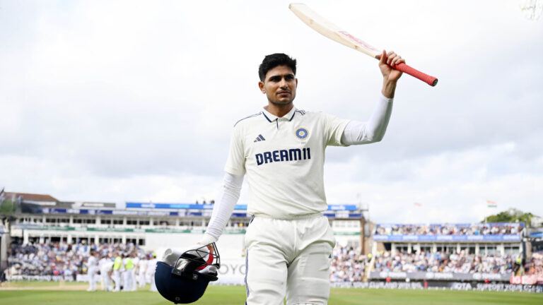 Shubman Gill talking to cricket legends