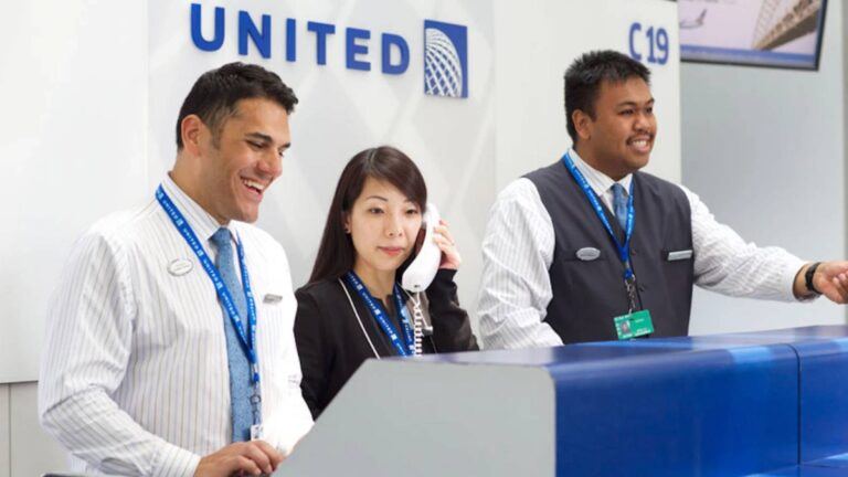 United Airlines AI job cuts 2025