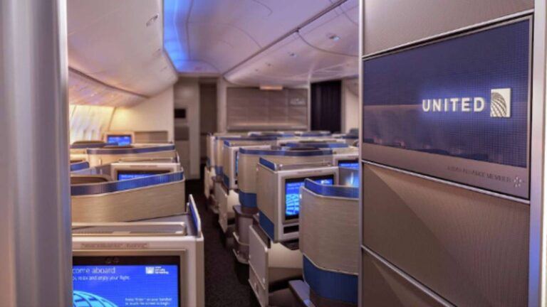 United Airlines business class cabin view