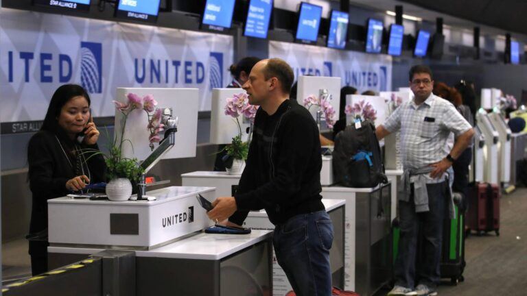 United Airlines couple faces repeated flight cancellations