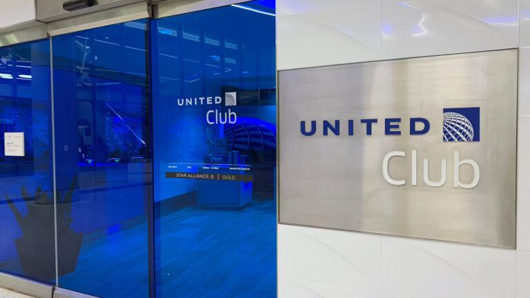 United Airlines lounge access confusion