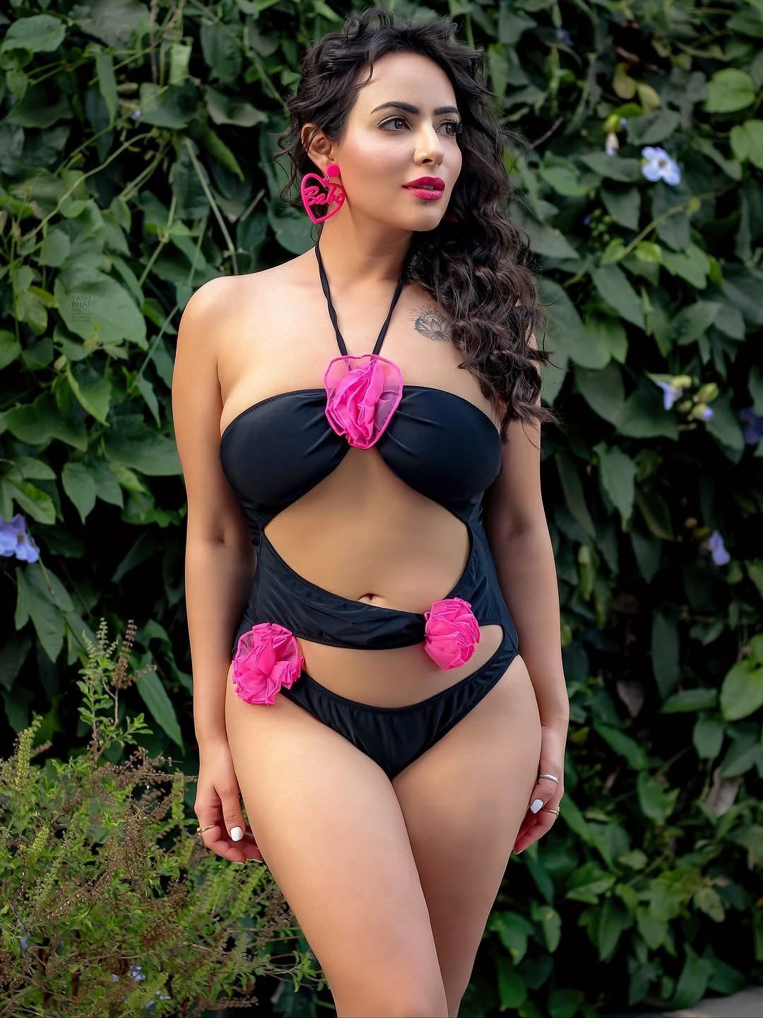 Aanchal Glows In Bold Poolside Look