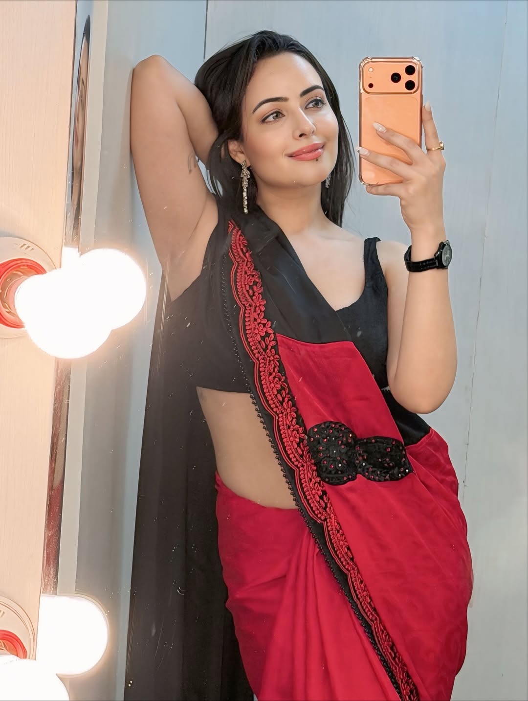 Aanchal Munjal's Stunning Close Up Saree Look