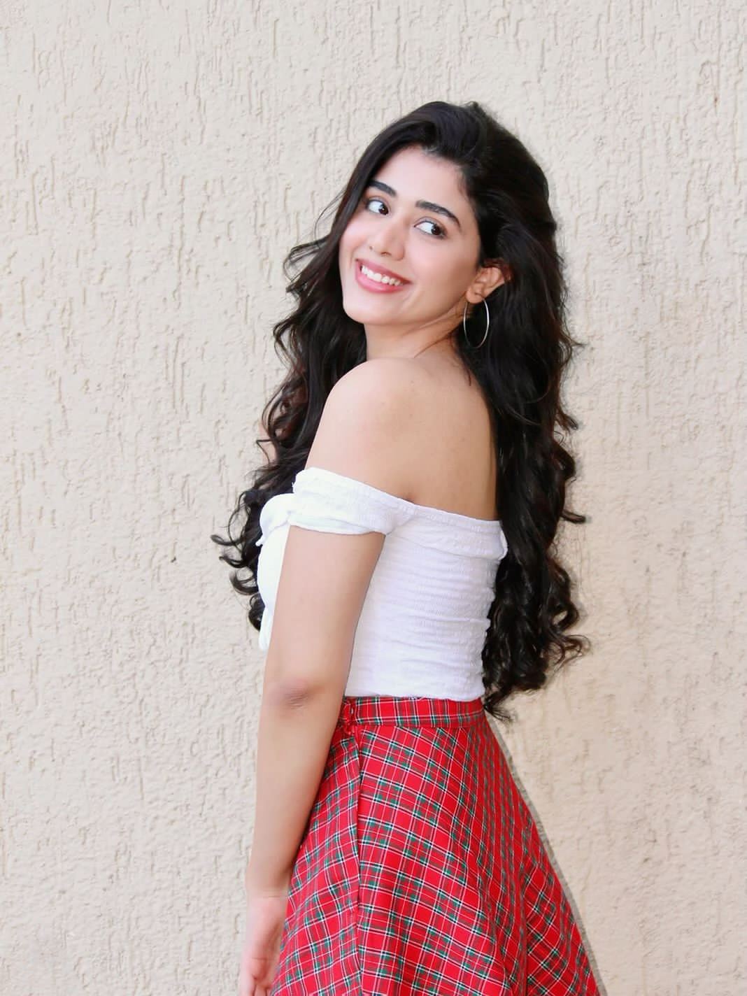 Aarti Chikara's Radiant Smile In A White Top