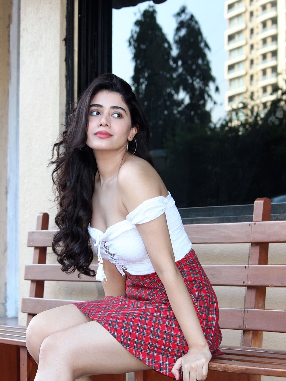 The Actress Looks Shy In An Off-Shoulder Top