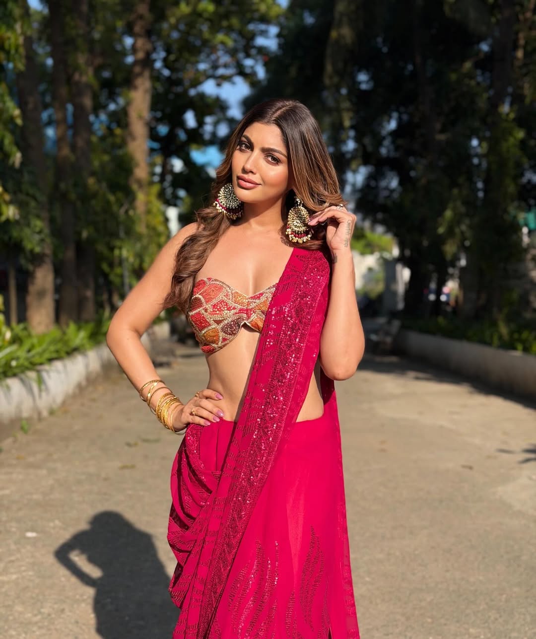 Akanksha Puri's Sizzling Red Saree Look