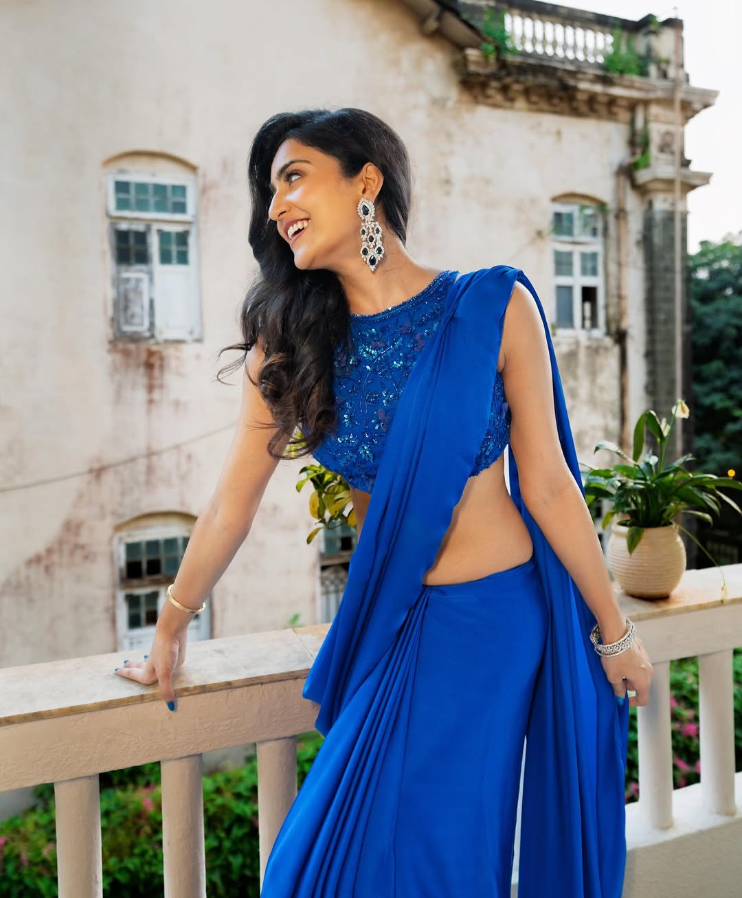 Avantika's Playful Smile Holding Saree Pallu