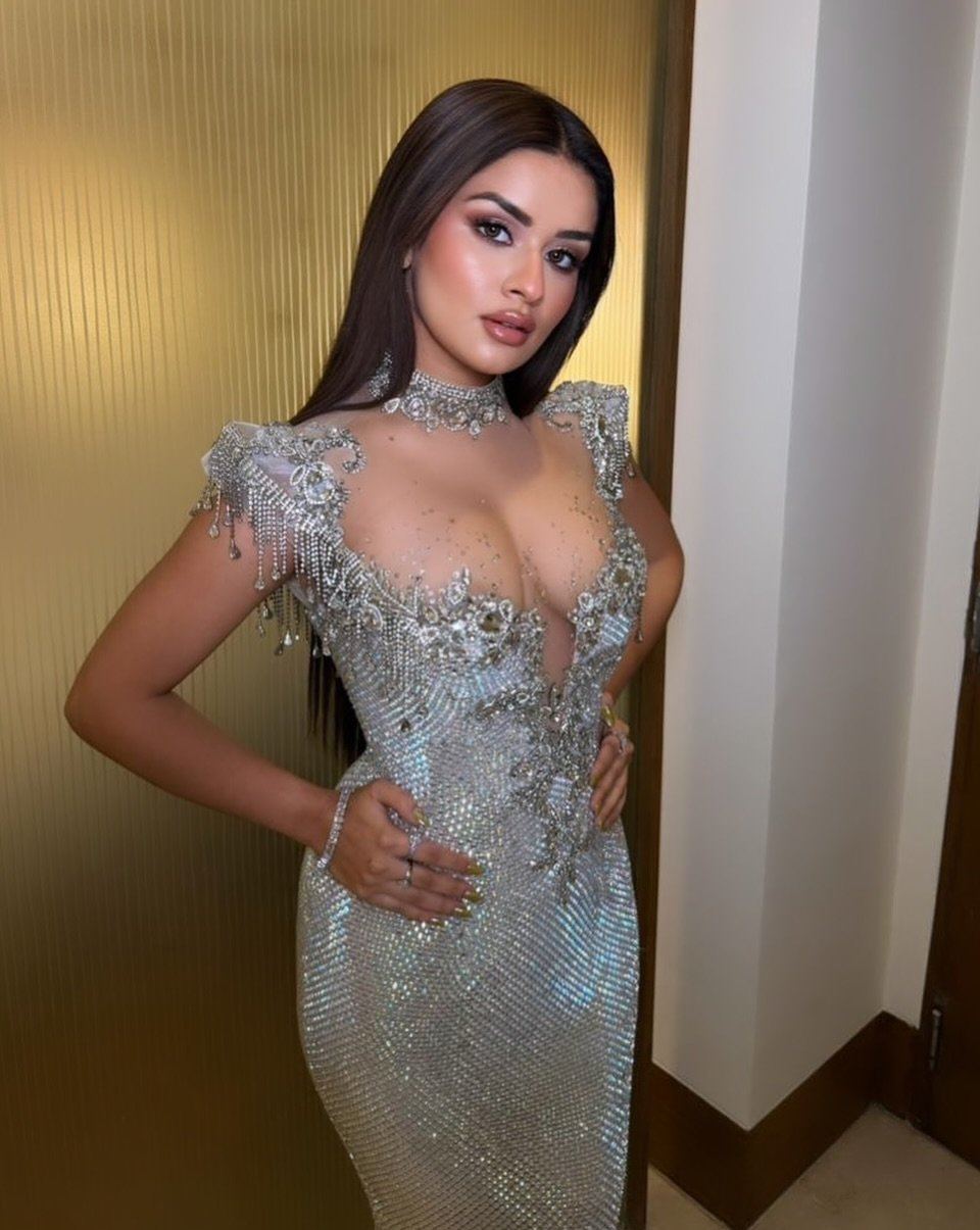 Close Up Of Avneet Kaur's Glamorous Makeup