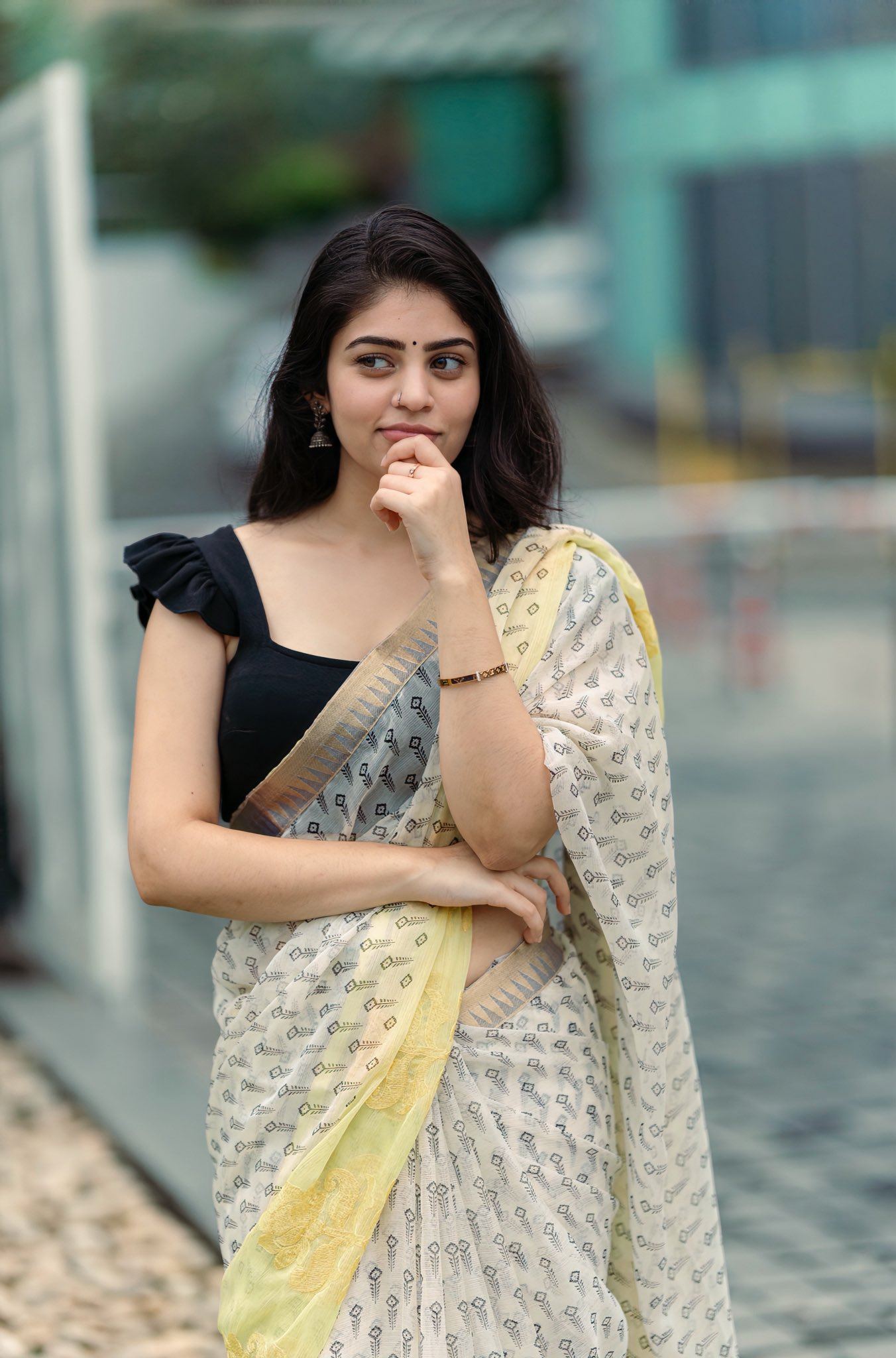 Bandhavi Sridhar's Cute Expression In A Saree