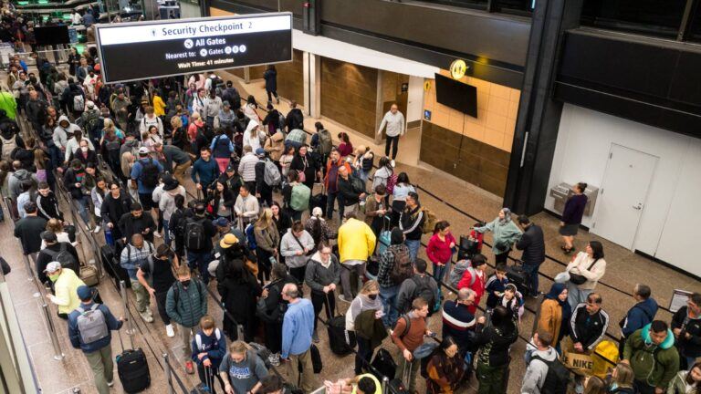 Crowded security lines at Houston airport