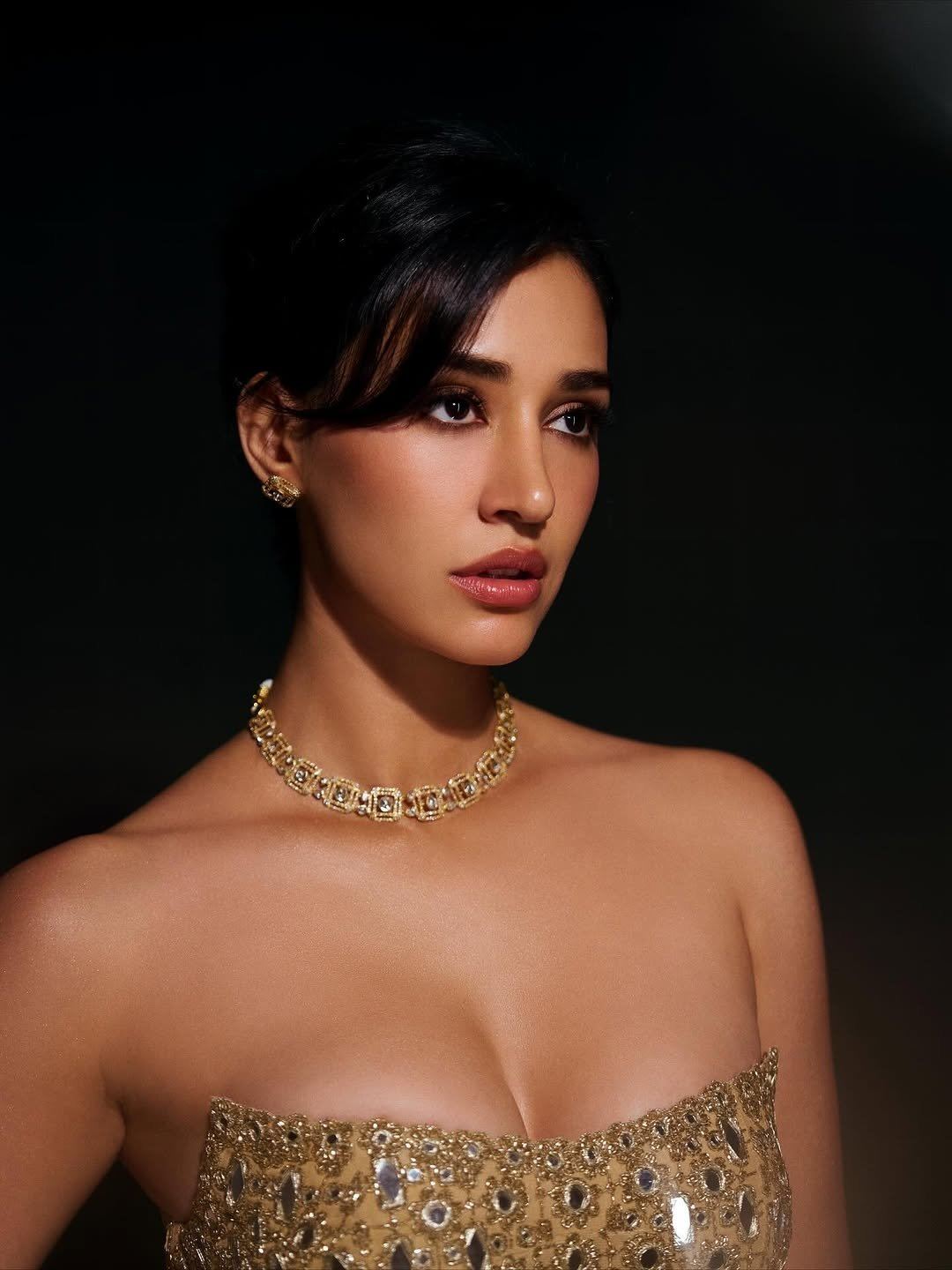 The Actress Flaunts Cleavage In Strapless Dress
