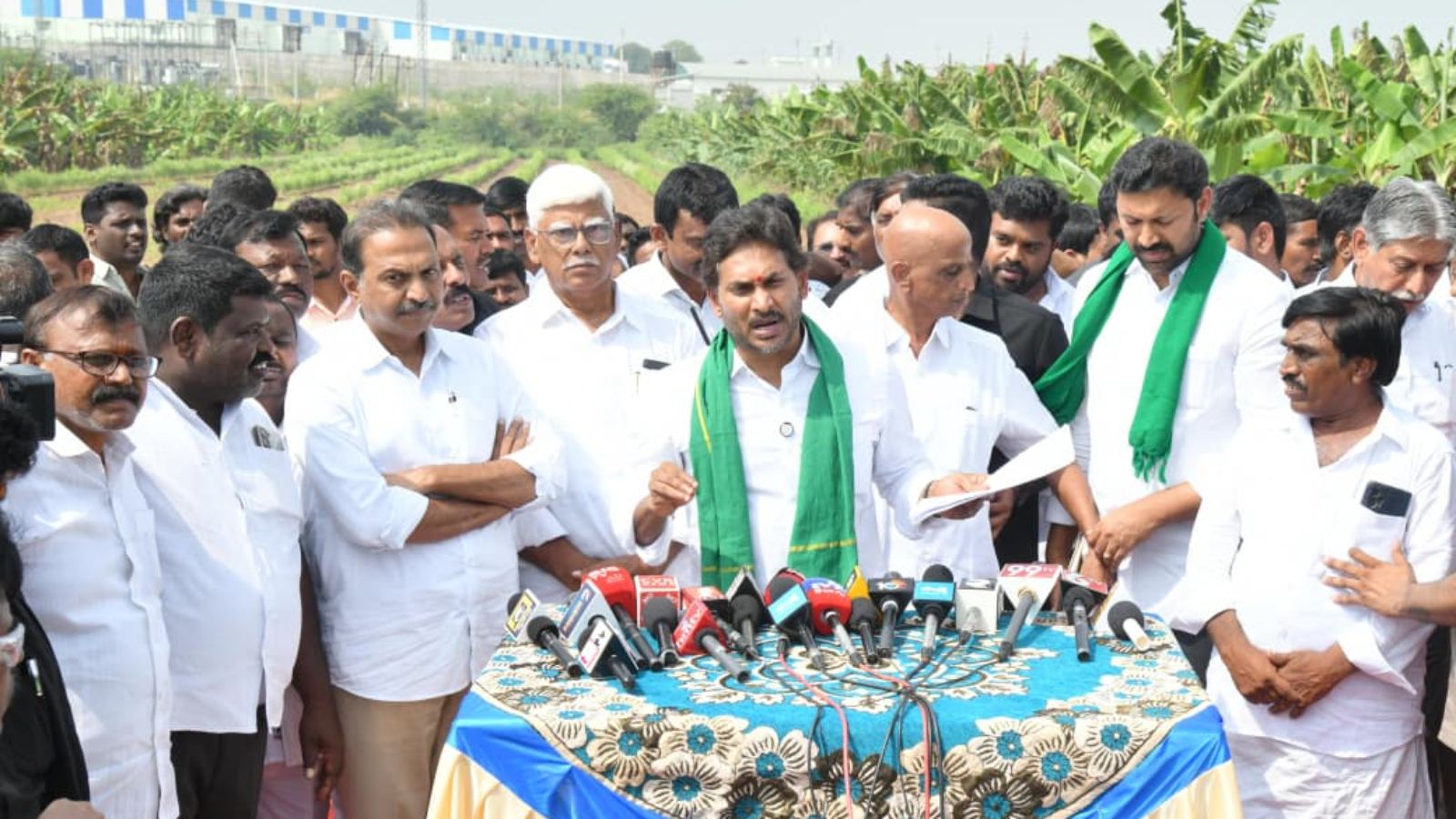 Jagan meeting farmers in Kadapa and questioning the AP government