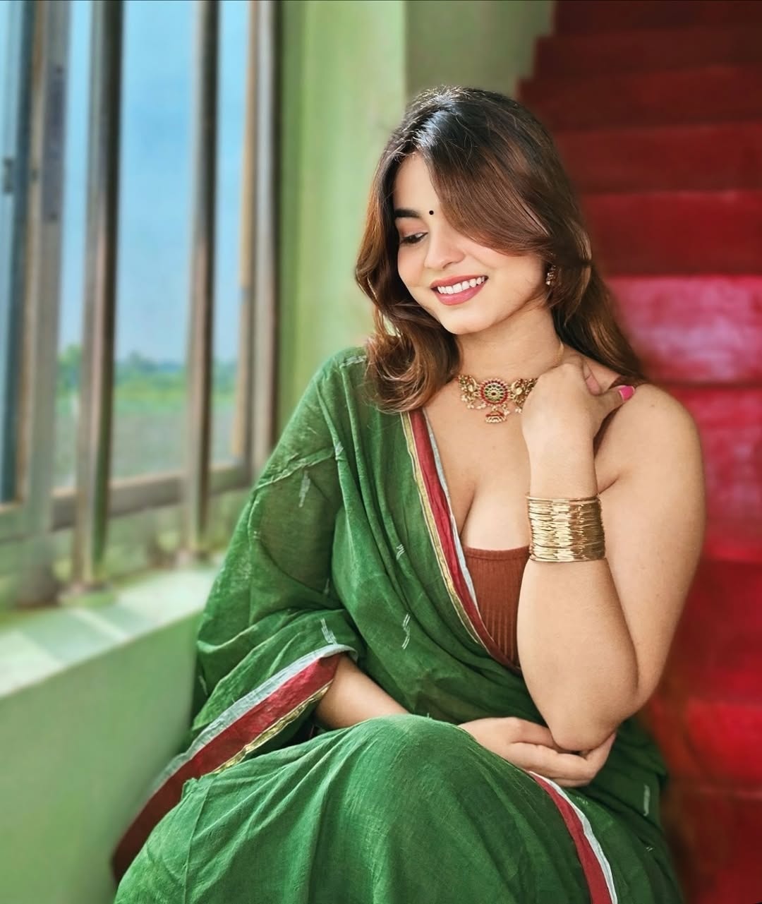 Kanak Mishra Shows Off Her Gold Bangle Stack