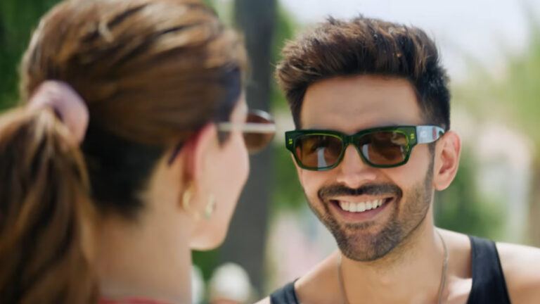 Kartik Aaryan trolled for Akshay laugh