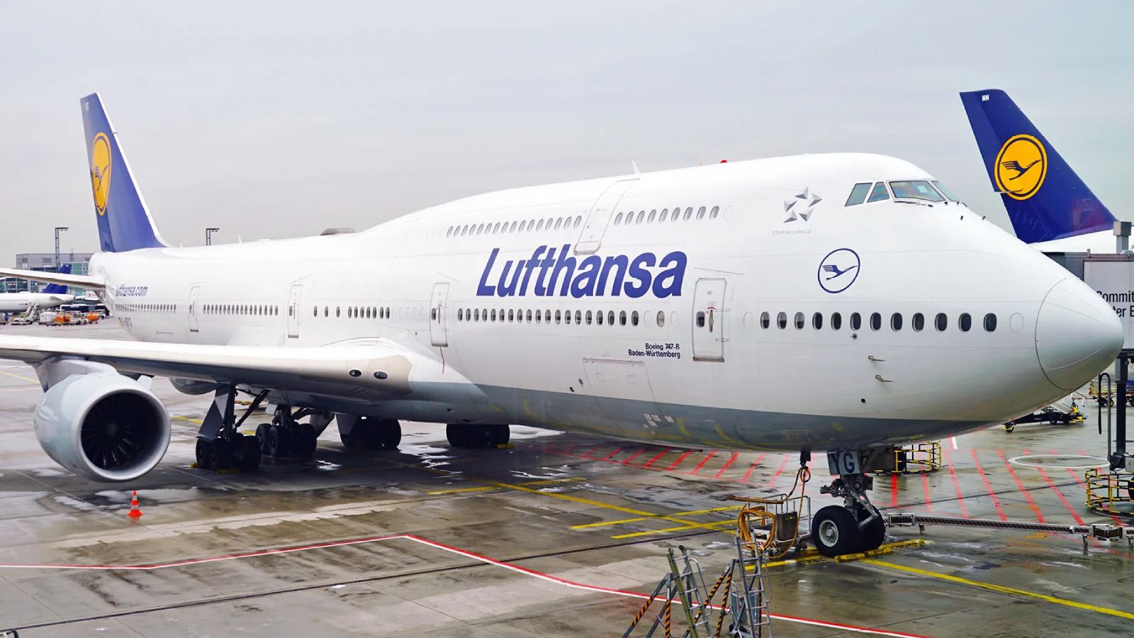 Lufthansa business class passenger issue