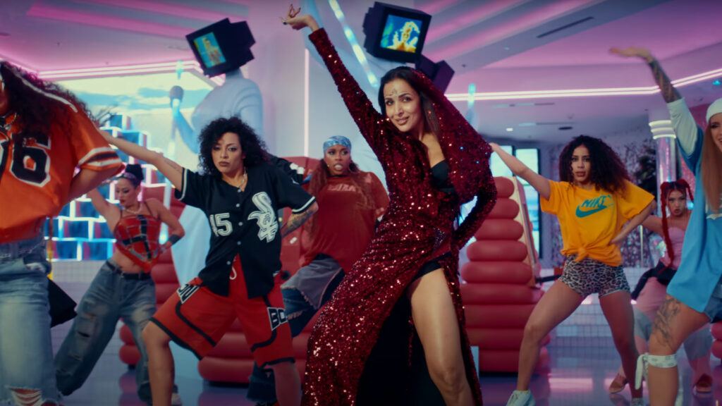 Malaika Arora trolled for Chillgum dance