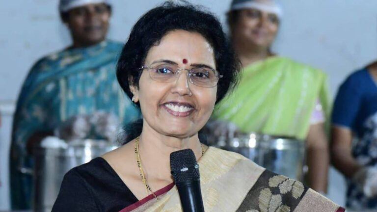 Nara Bhuvaneswari Wins Golden Peacock Award