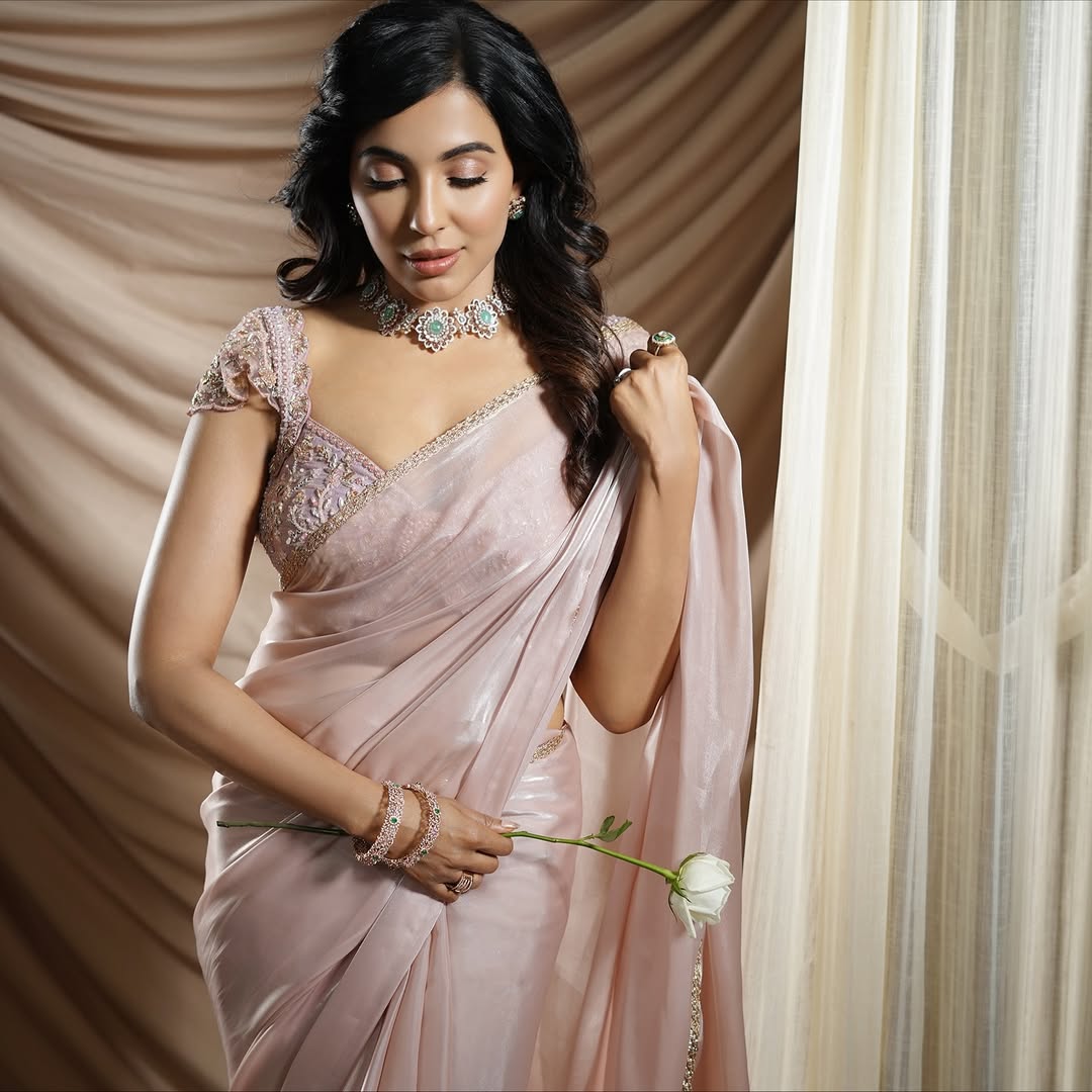 A Close Up Of Parvati Nair's Emerald Choker