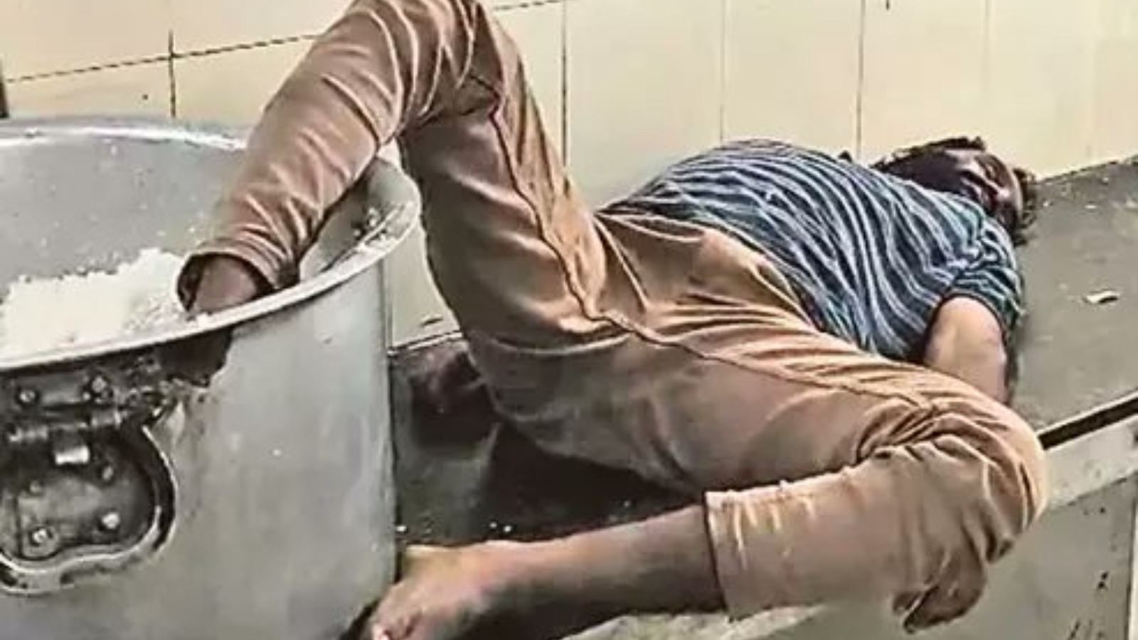 Drunk watchman contaminates rice in college